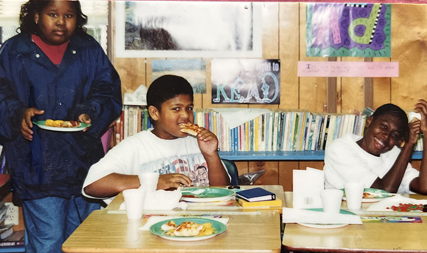 Kids eating lunch at desks